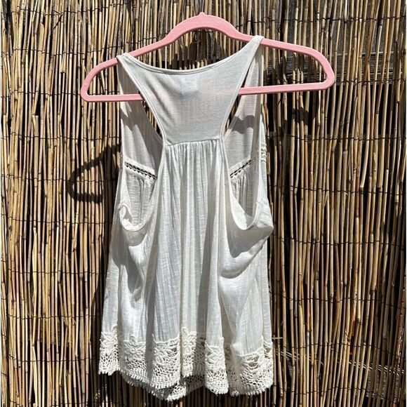 🪷 - American Rag Ivory color tank top with crochet trim. Sz L - Picture 7 of 8